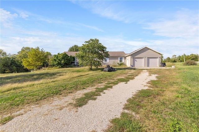 215 NW 415 Road, Warrensburg, MO 64093