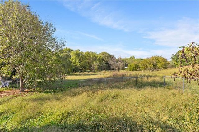 215 NW 415 Road, Warrensburg, MO 64093