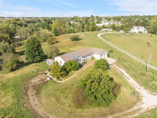 215 NW 415 Road, Warrensburg, MO 64093