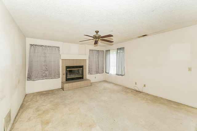 9659 N Shenandoah Ln, Fresno, CA 93720