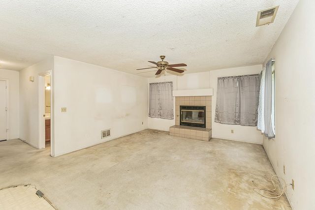 9659 N Shenandoah Ln, Fresno, CA 93720