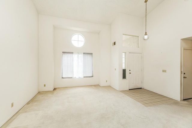 9659 N Shenandoah Ln, Fresno, CA 93720