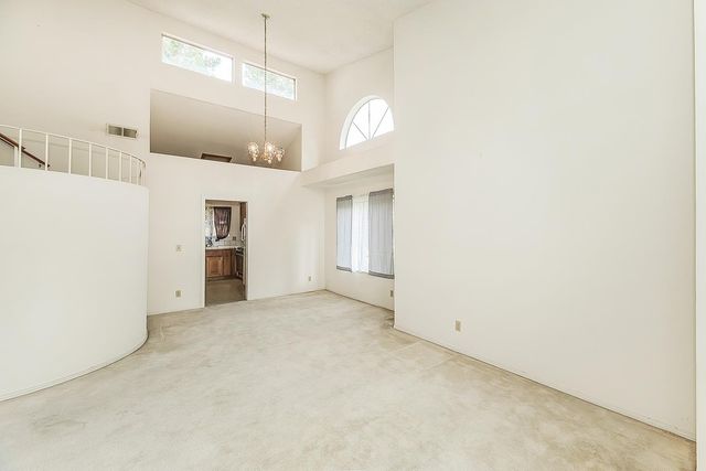 9659 N Shenandoah Ln, Fresno, CA 93720