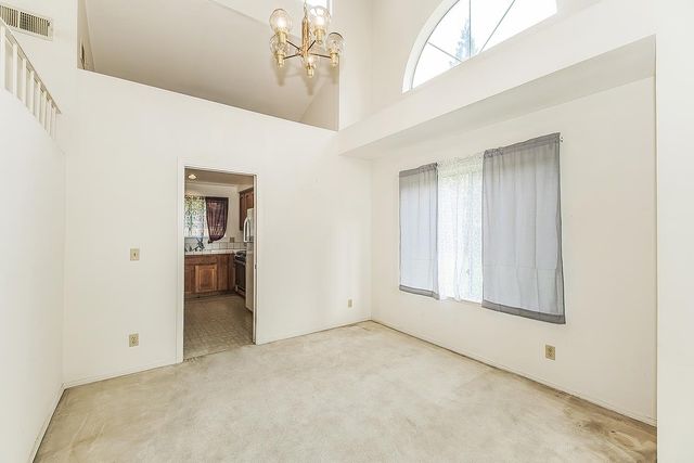 9659 N Shenandoah Ln, Fresno, CA 93720