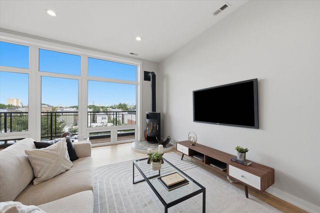 934 N California Avenue 4N, Chicago, IL 60622
