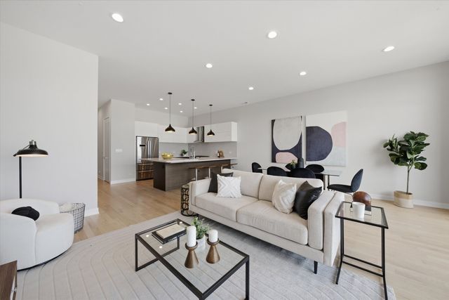 934 N California Avenue 4N, Chicago, IL 60622