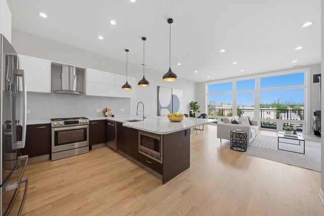 934 N California Avenue 4N, Chicago, IL 60622