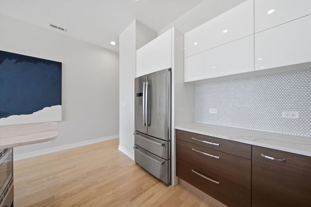 934 N California Avenue 4N, Chicago, IL 60622