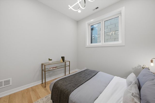 934 N California Avenue 4N, Chicago, IL 60622