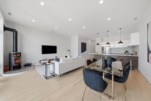 934 N California Avenue 4N, Chicago, IL 60622