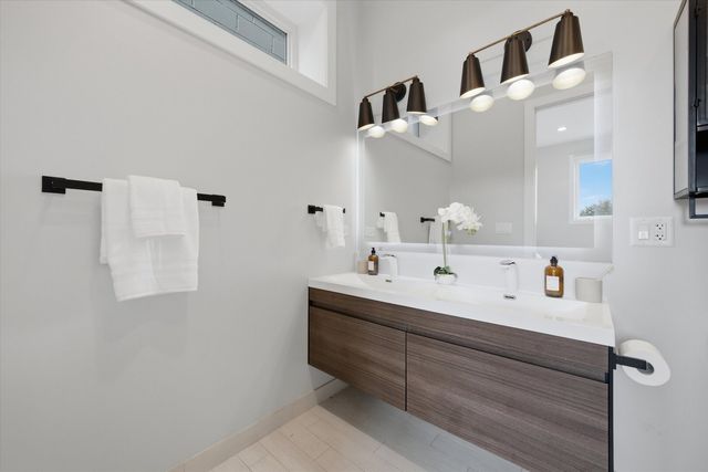 934 N California Avenue 4N, Chicago, IL 60622