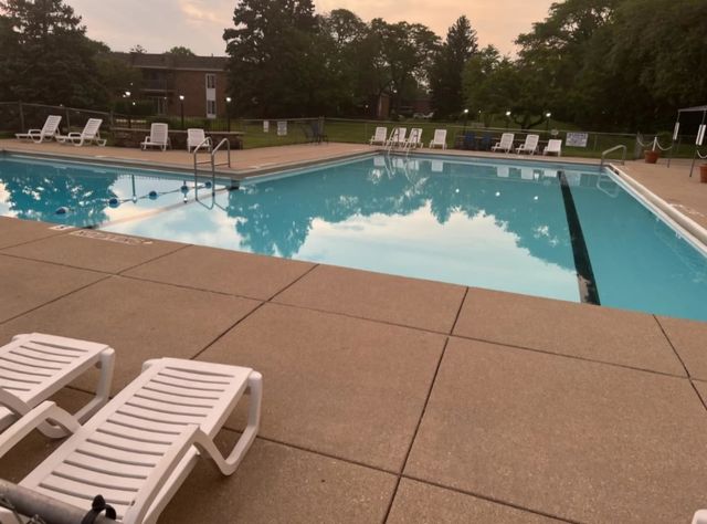 3913 Saratoga Avenue G-105, Downers Grove, IL 60515