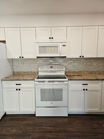 3913 Saratoga Avenue G-105, Downers Grove, IL 60515