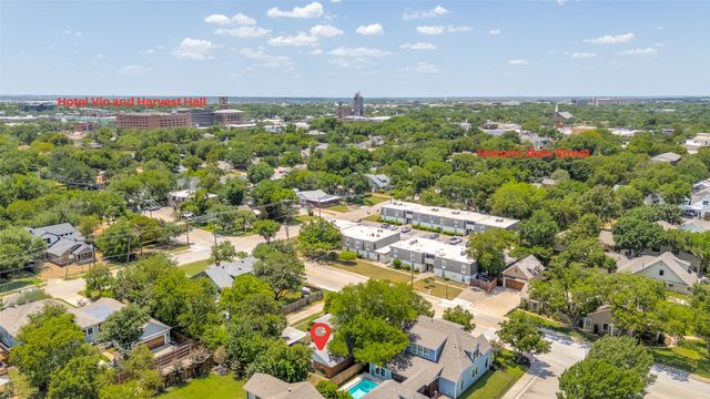 311 S Dooley Street, Grapevine, TX 76051