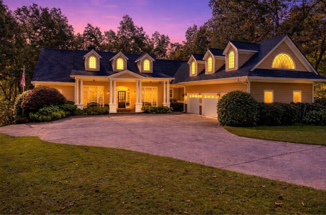 5660 Knotty Ridge Drive, Douglasville, GA 30135