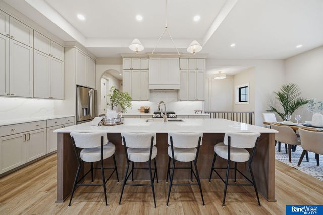 9856 S 42 Street, Lincoln, NE 68516