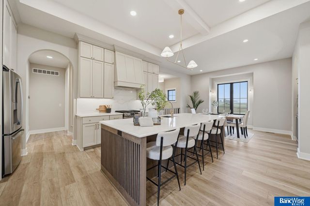 9856 S 42 Street, Lincoln, NE 68516