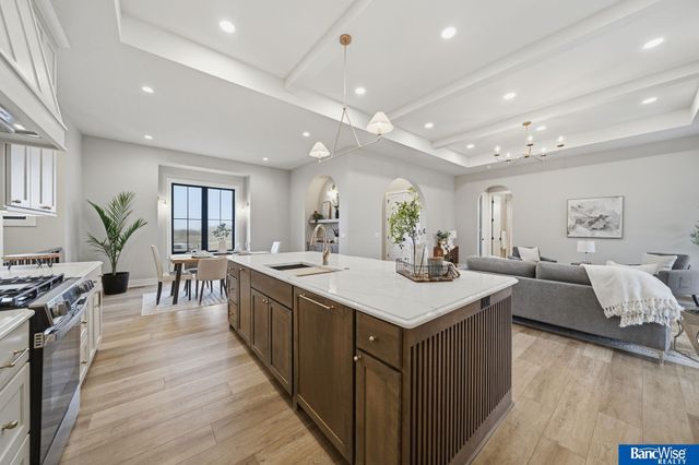 9856 S 42 Street, Lincoln, NE 68516