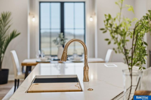 9856 S 42 Street, Lincoln, NE 68516