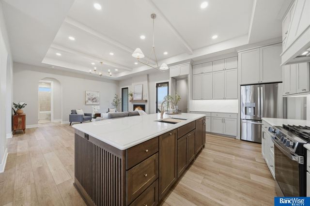 9856 S 42 Street, Lincoln, NE 68516