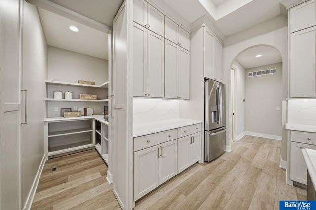 9856 S 42 Street, Lincoln, NE 68516