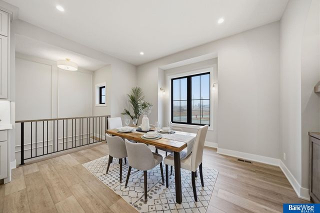 9856 S 42 Street, Lincoln, NE 68516