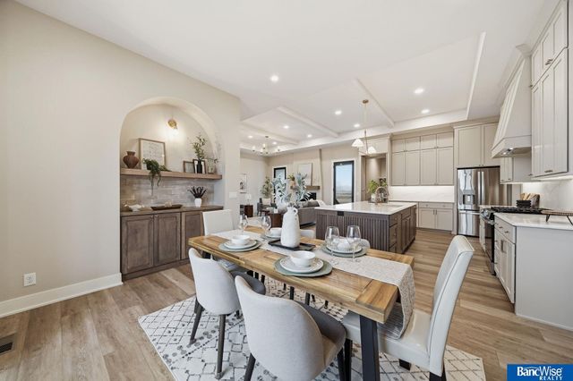 9856 S 42 Street, Lincoln, NE 68516