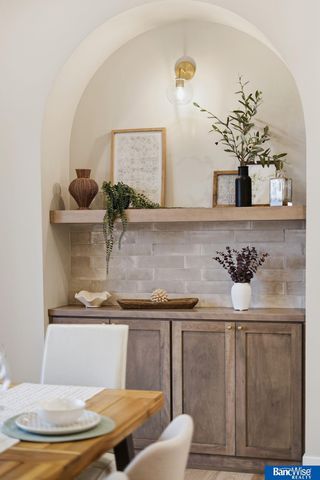 9856 S 42 Street, Lincoln, NE 68516