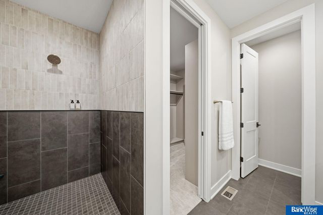 9856 S 42 Street, Lincoln, NE 68516