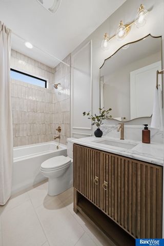 9856 S 42 Street, Lincoln, NE 68516