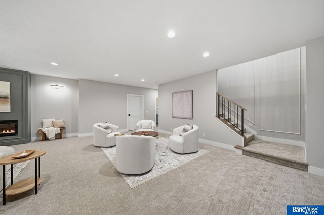 9856 S 42 Street, Lincoln, NE 68516