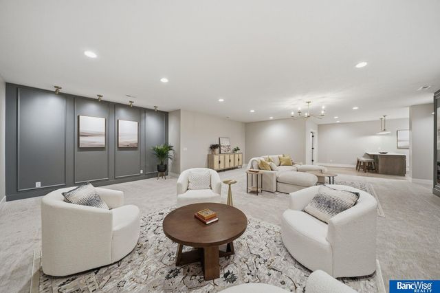 9856 S 42 Street, Lincoln, NE 68516