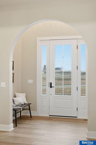 9856 S 42 Street, Lincoln, NE 68516