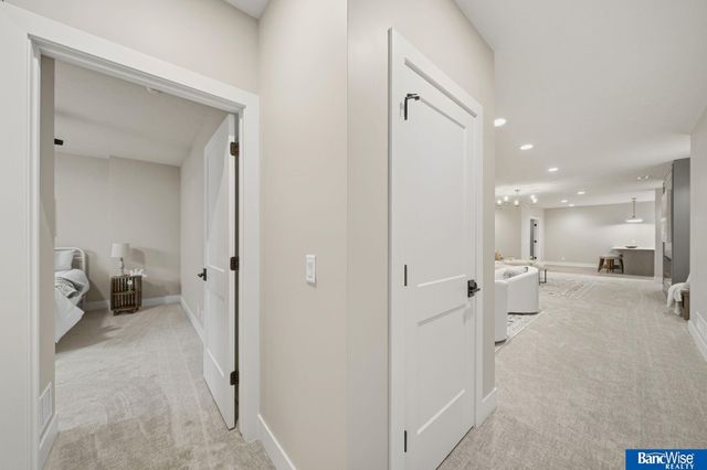 9856 S 42 Street, Lincoln, NE 68516