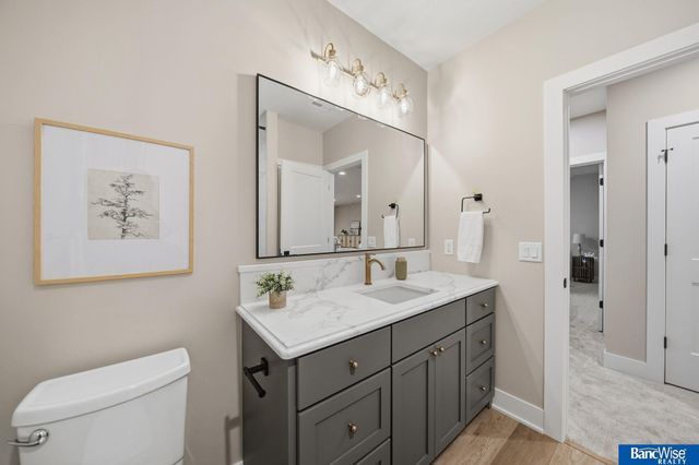 9856 S 42 Street, Lincoln, NE 68516