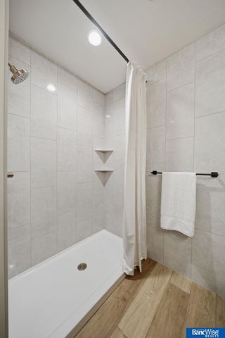 9856 S 42 Street, Lincoln, NE 68516