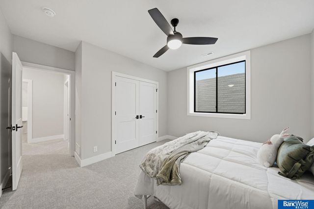 9856 S 42 Street, Lincoln, NE 68516