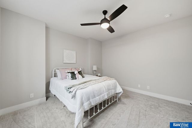 9856 S 42 Street, Lincoln, NE 68516