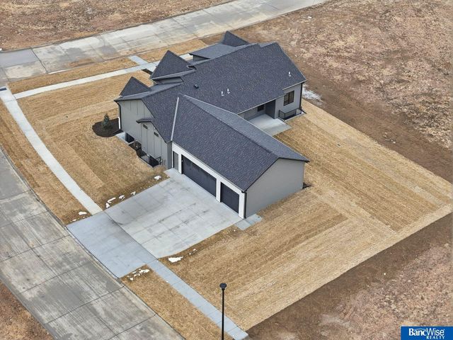 9856 S 42 Street, Lincoln, NE 68516