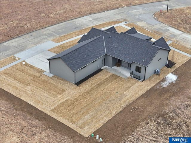 9856 S 42 Street, Lincoln, NE 68516