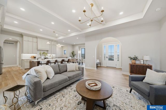 9856 S 42 Street, Lincoln, NE 68516