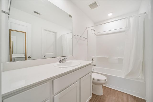 337 Riverwood Village Ln, Sealy, TX 77474
