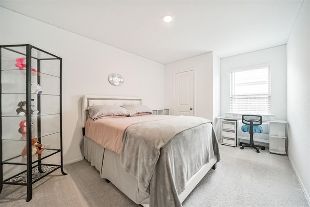 337 Riverwood Village Ln, Sealy, TX 77474