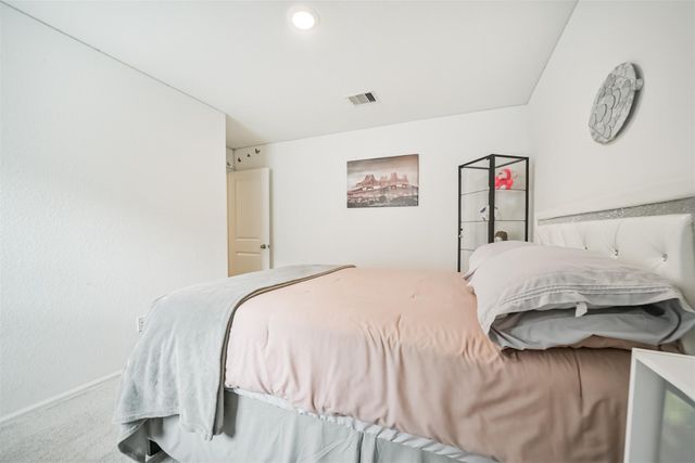 337 Riverwood Village Ln, Sealy, TX 77474
