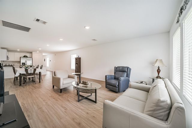 337 Riverwood Village Ln, Sealy, TX 77474