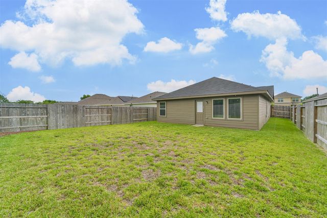 337 Riverwood Village Ln, Sealy, TX 77474