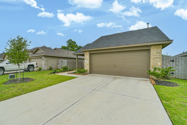 337 Riverwood Village Ln, Sealy, TX 77474