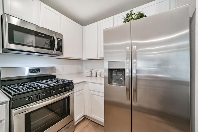 337 Riverwood Village Ln, Sealy, TX 77474