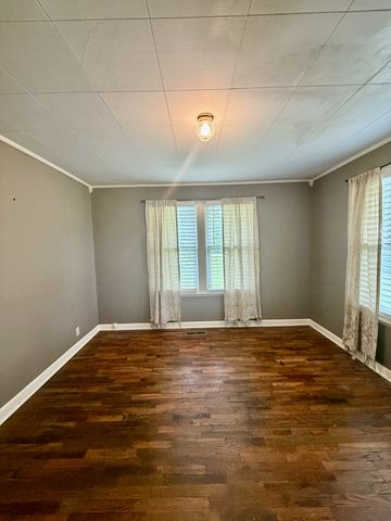 325 Rabbit Trail Rd, Leoma, TN 38468