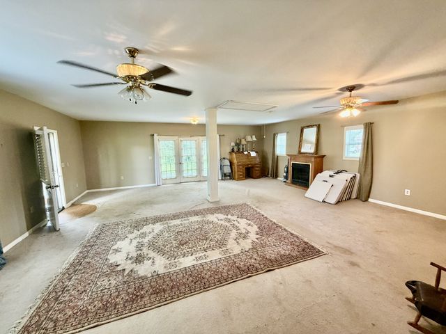 325 Rabbit Trail Rd, Leoma, TN 38468